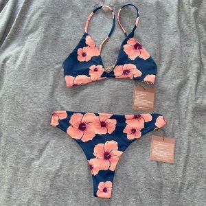 Acacia Hibiscus Set
